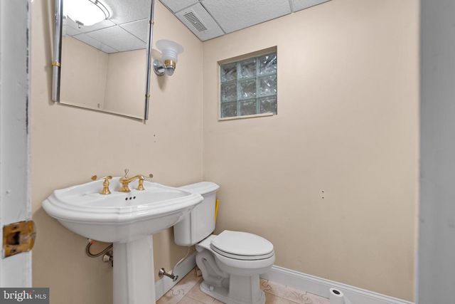 14 CAROL DR, Clementon, NJ 08021
