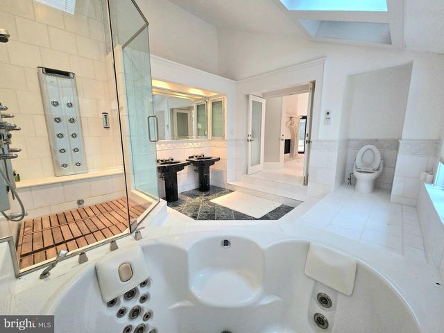 14 CAROL DR, Clementon, NJ 08021