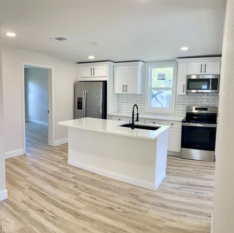 1302 W Monroe, Jonesboro, AR 72401