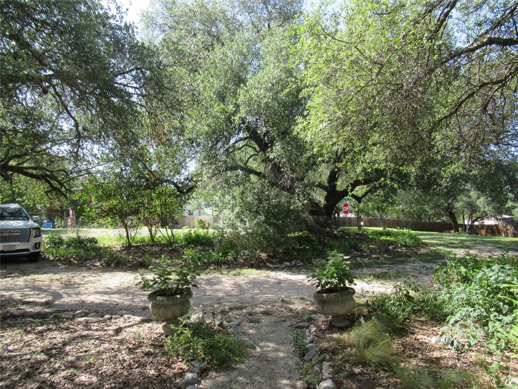 17801 Lafayette Park RD, Jonestown, TX 78645