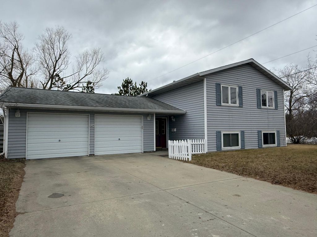 324 25th Street NW, Bemidji, MN 56601