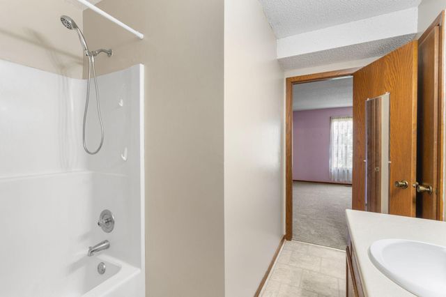 4165 Hilltop Point 105, Eagan, MN 55123