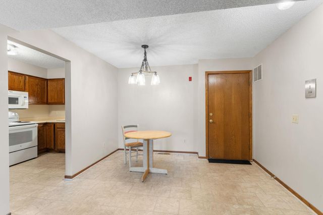 4165 Hilltop Point 105, Eagan, MN 55123