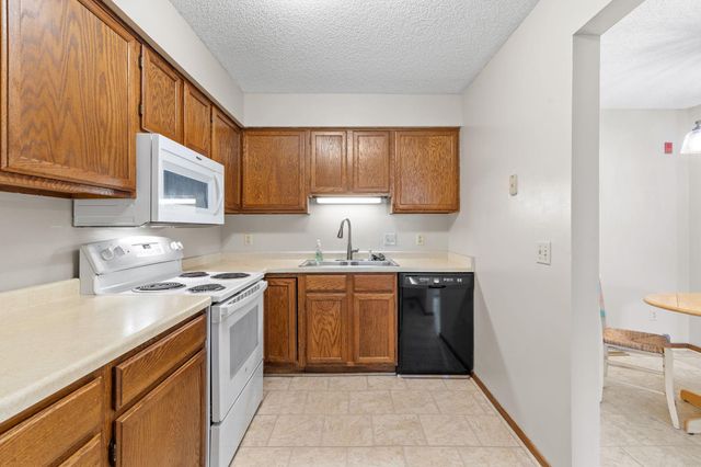 4165 Hilltop Point 105, Eagan, MN 55123