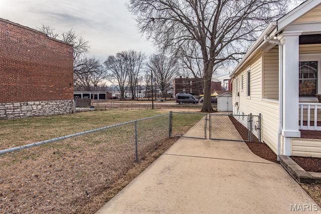 6444 Plateau Avenue, St Louis, MO 63139