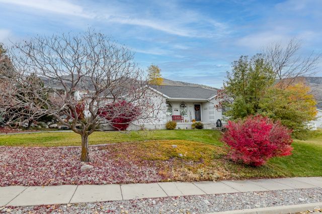 2894 N VIEWCREST CIR, North Logan, UT 84341