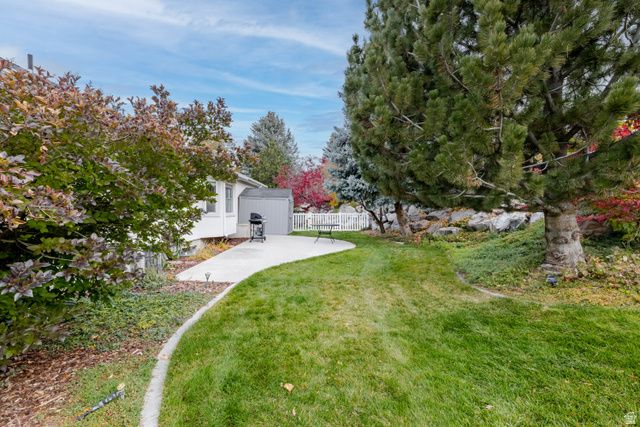 2894 N VIEWCREST CIR, North Logan, UT 84341