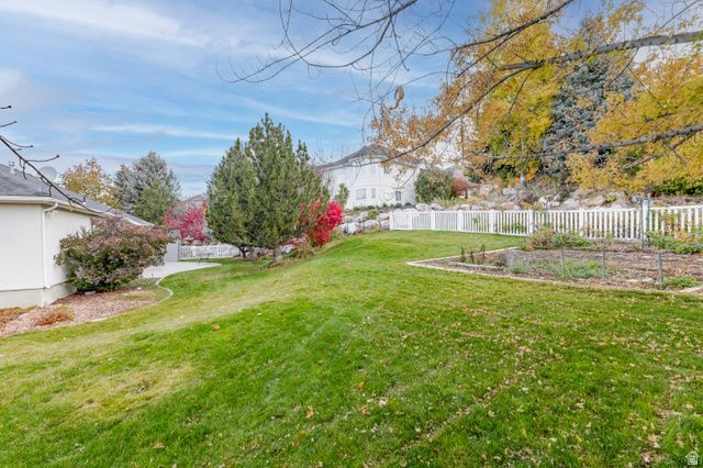 2894 N VIEWCREST CIR, North Logan, UT 84341