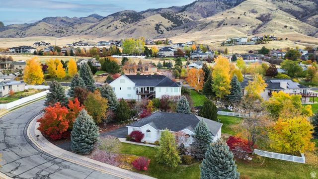 2894 N VIEWCREST CIR, North Logan, UT 84341