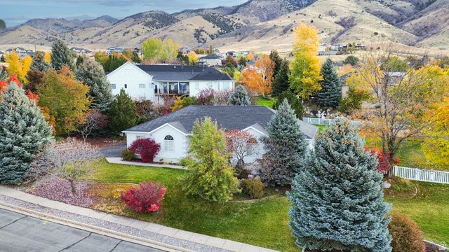 2894 N VIEWCREST CIR, North Logan, UT 84341