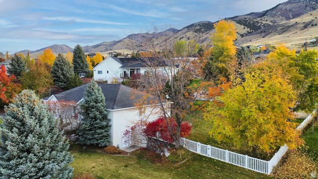 2894 N VIEWCREST CIR, North Logan, UT 84341