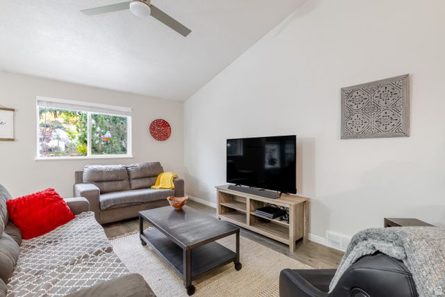 2894 N VIEWCREST CIR, North Logan, UT 84341