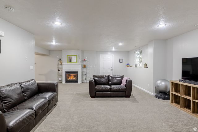 2894 N VIEWCREST CIR, North Logan, UT 84341