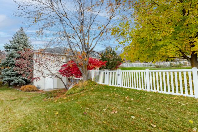 2894 N VIEWCREST CIR, North Logan, UT 84341