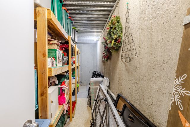 2894 N VIEWCREST CIR, North Logan, UT 84341