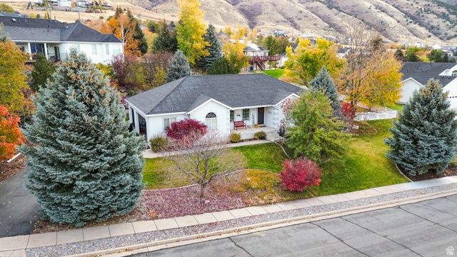 2894 N VIEWCREST CIR, North Logan, UT 84341