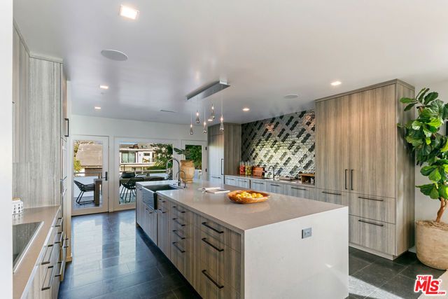 31558 Victoria Point Road, Malibu, CA 90265