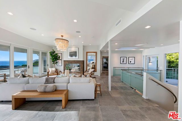 31558 Victoria Point Road, Malibu, CA 90265