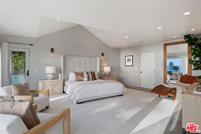 31558 Victoria Point Road, Malibu, CA 90265