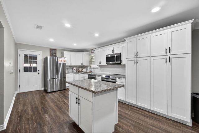 316 Linda, Bridge City, TX 77611