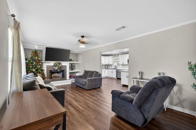 316 Linda, Bridge City, TX 77611