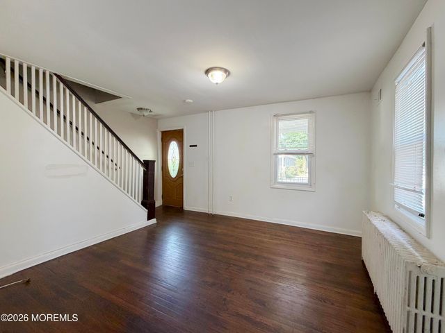 13 Willow Street, Red Bank, NJ 07701