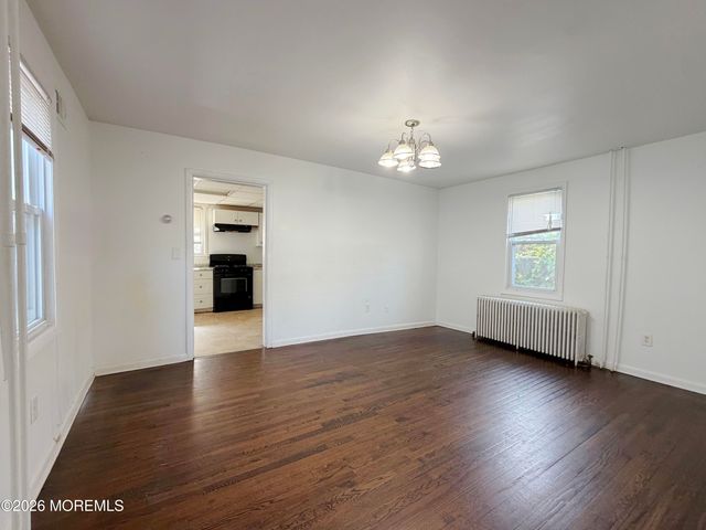 13 Willow Street, Red Bank, NJ 07701