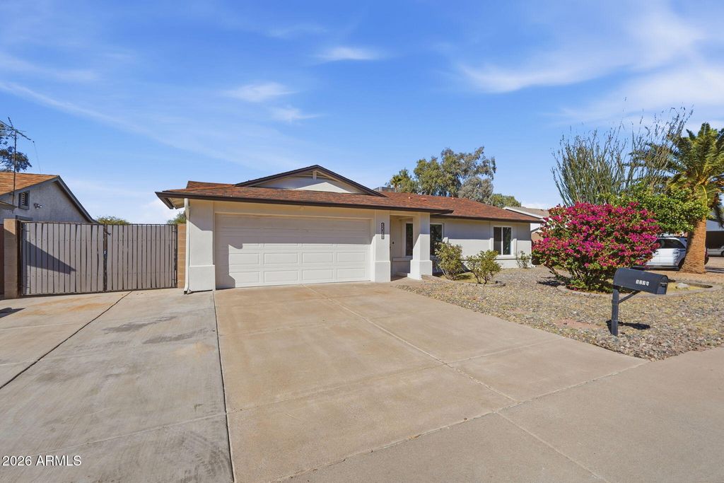 Image 1 of property listing at 3218 E LIBBY Street, Phoenix, AZ 85032
