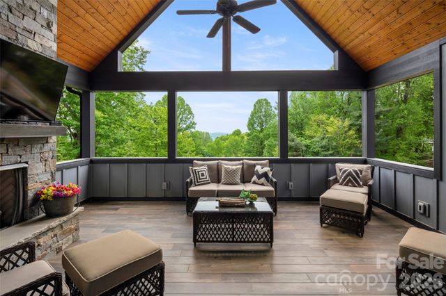 231 Tower Circle, Hendersonville, NC 28739