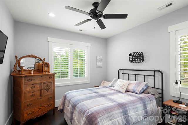 231 Tower Circle, Hendersonville, NC 28739