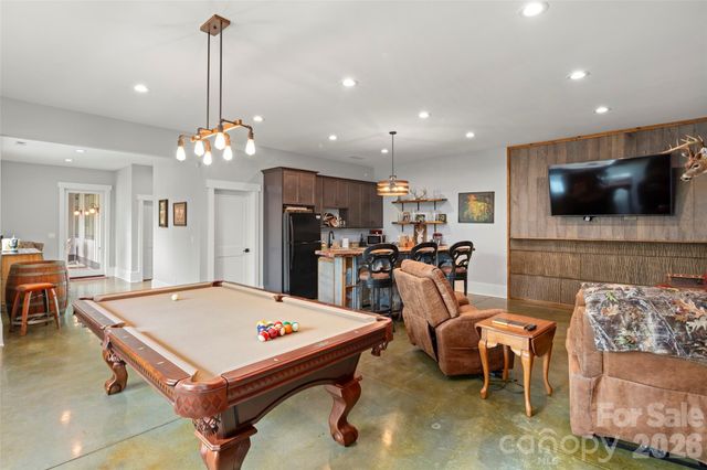 231 Tower Circle, Hendersonville, NC 28739