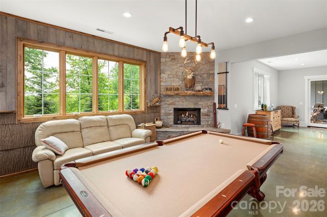 231 Tower Circle, Hendersonville, NC 28739