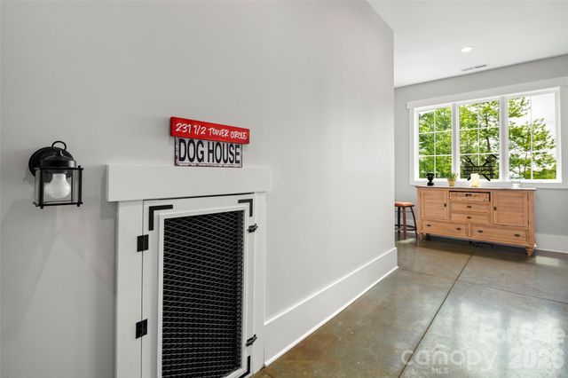 231 Tower Circle, Hendersonville, NC 28739