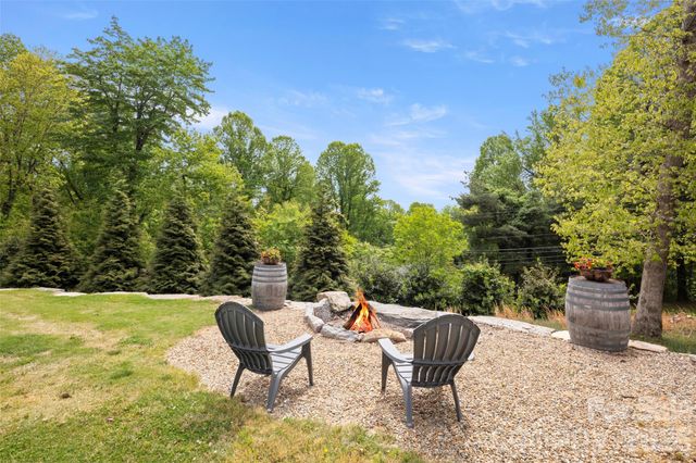 231 Tower Circle, Hendersonville, NC 28739