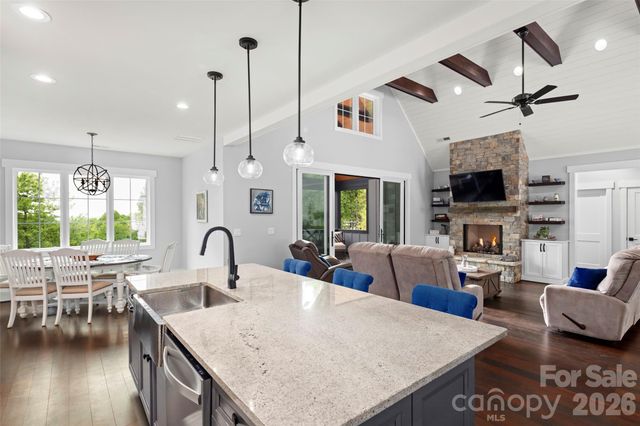 231 Tower Circle, Hendersonville, NC 28739