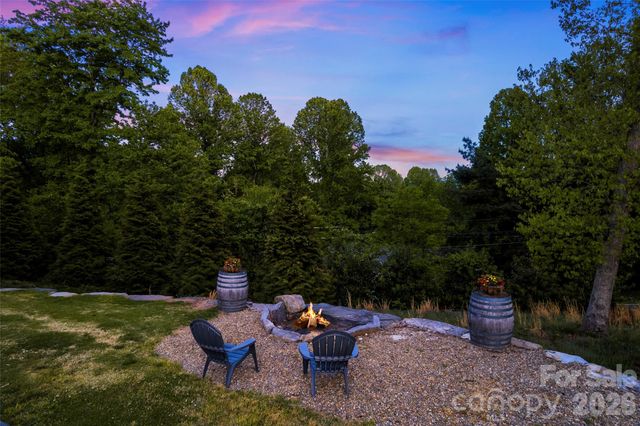 231 Tower Circle, Hendersonville, NC 28739