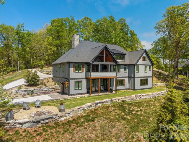 231 Tower Circle, Hendersonville, NC 28739