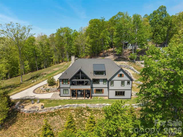 231 Tower Circle, Hendersonville, NC 28739