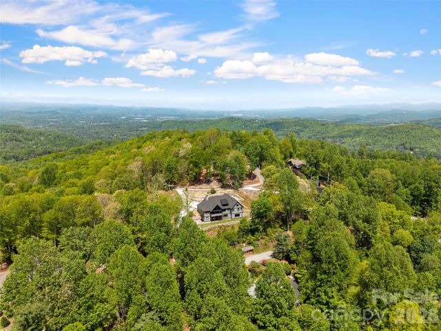 231 Tower Circle, Hendersonville, NC 28739