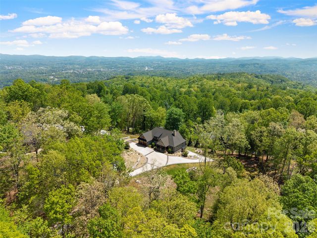 231 Tower Circle, Hendersonville, NC 28739