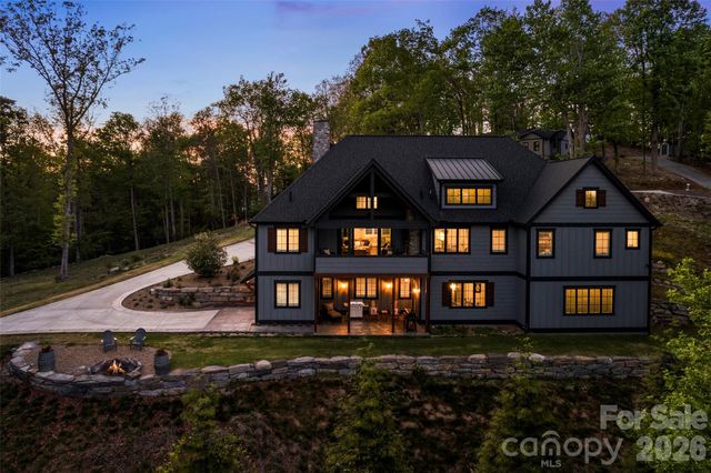231 Tower Circle, Hendersonville, NC 28739