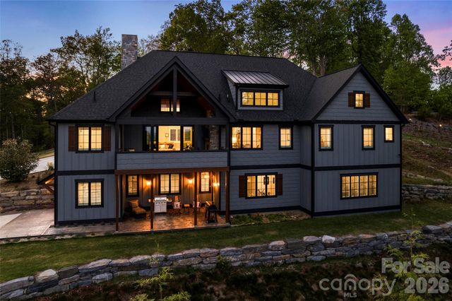 231 Tower Circle, Hendersonville, NC 28739