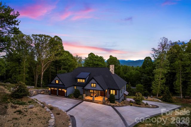 231 Tower Circle, Hendersonville, NC 28739