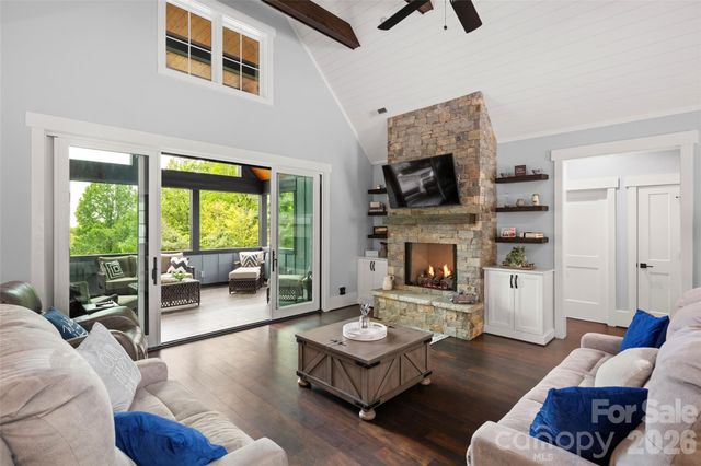 231 Tower Circle, Hendersonville, NC 28739