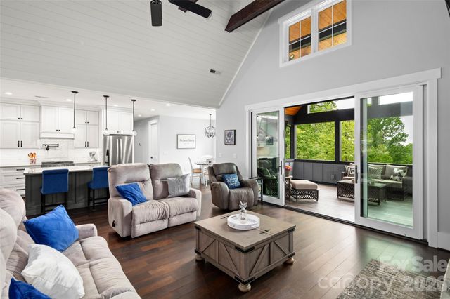 231 Tower Circle, Hendersonville, NC 28739