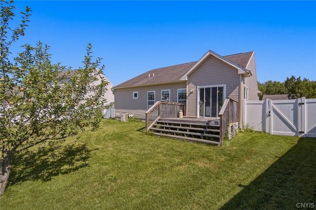 12 Cross Country Drive, Van Buren, NY 13027