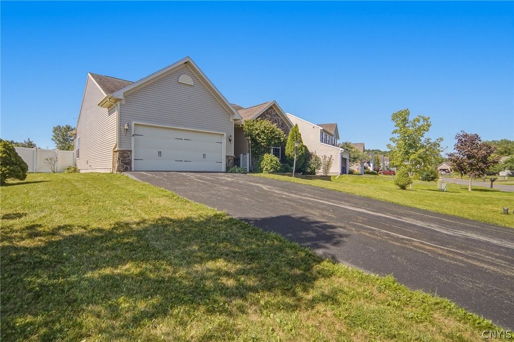 12 Cross Country Drive, Van Buren, NY 13027
