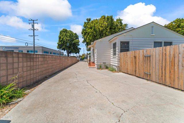 130 132 Virginia Drive, Ventura, CA 93003