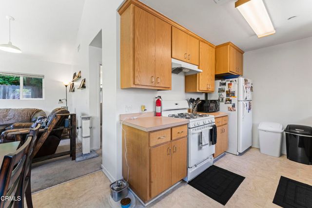 130 132 Virginia Drive, Ventura, CA 93003