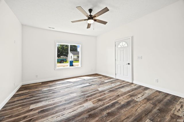 114 E North Street, Remington, IN 47977